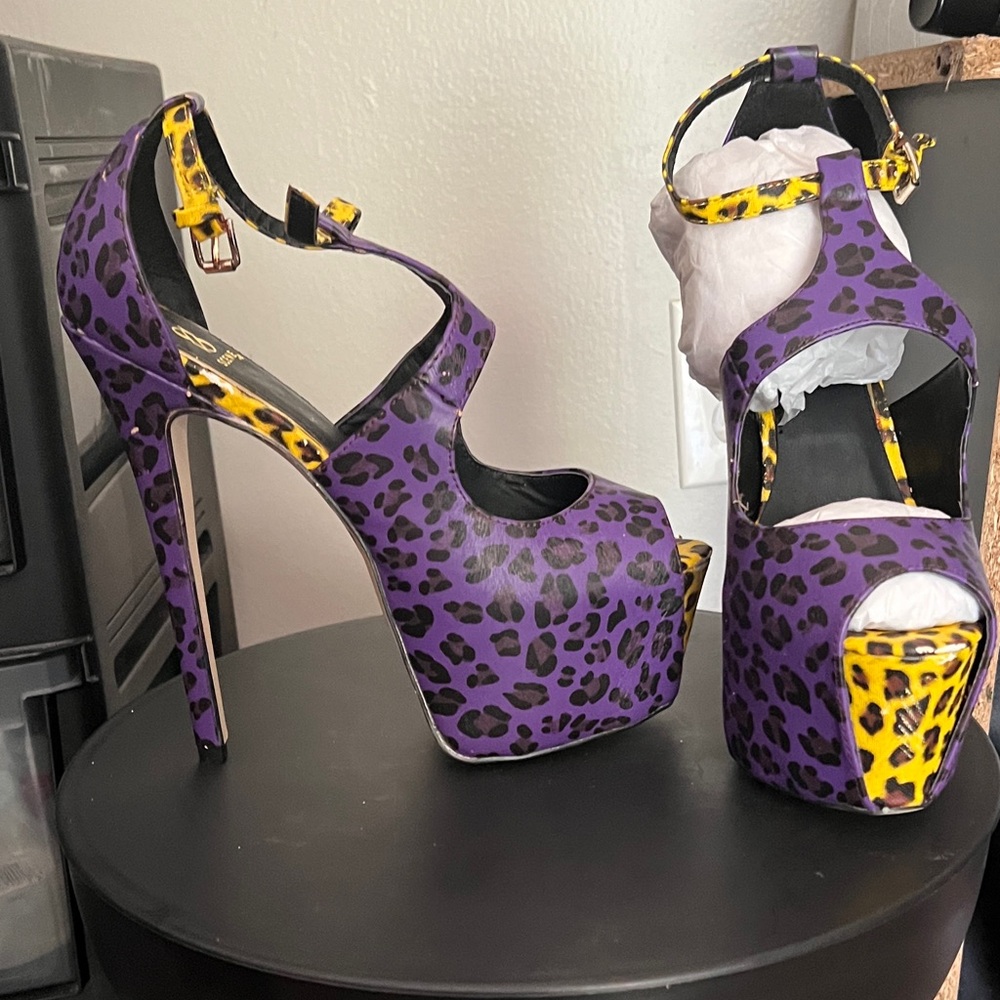 Shoe Dazzle Purple and Yellow Leopard Heels
